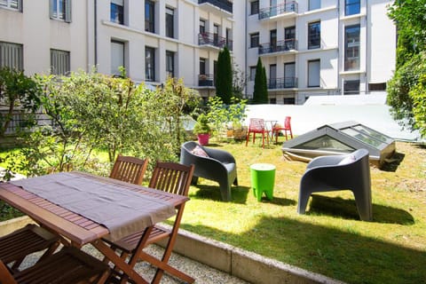 Annecy Carré Royal en hypercentre avec jardin terrasse privatif Apartment in Annecy
