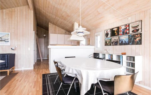 Beautiful Home In Hjrring With Sauna Casa in Lønstrup