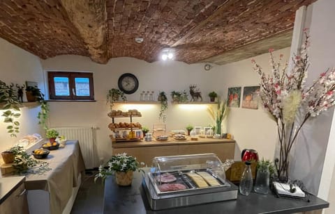 B&B HOTEL IN FERME DE LEUZE nabij Durbuy, eigen laadpalen Bed and Breakfast in Wallonia, Belgium