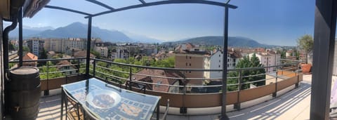 View (from property/room), Balcony/Terrace, Balcony/Terrace, City view, Mountain view