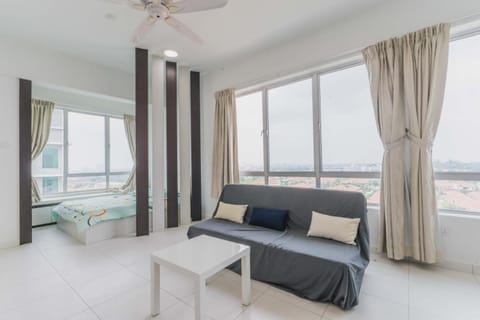 Shawn's Akademic Suites Sky View B#11-27 (肖恩天空之城) at Mount Austin Apartment in Johor Bahru