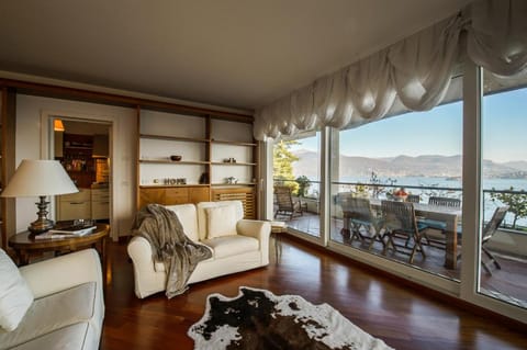 Sana Luxury Apartment Apartment in Stresa