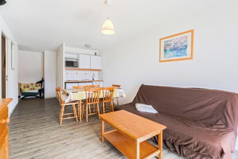 Appartement 3 pièces 6 pers bord de mer - maeva Home 72253 Condo in Cabourg