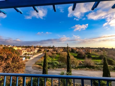 Balcony/Terrace, City view, Garden view, Street view