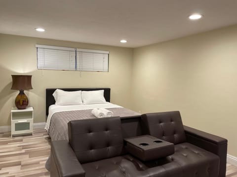 Lovely Room in Private House near Disneyland Vacation rental in Orange