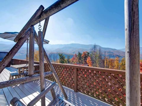 Alpine Windsong, 2 Bedrooms, Sleeps 6, Gas Fireplace, Jetted Tub, View Casa in Pittman Center