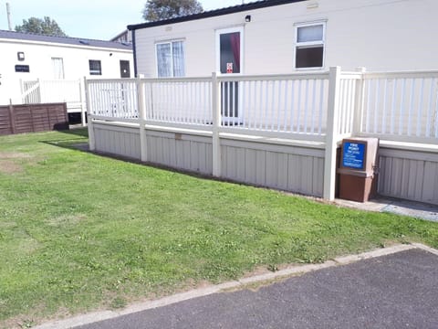 6 berth on Northshore En-suite Sunnyside Campground/ 
RV Resort in Skegness