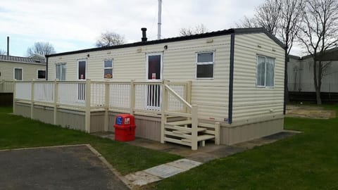 6 berth on Northshore En-suite Sunnyside Campground/ 
RV Resort in Skegness