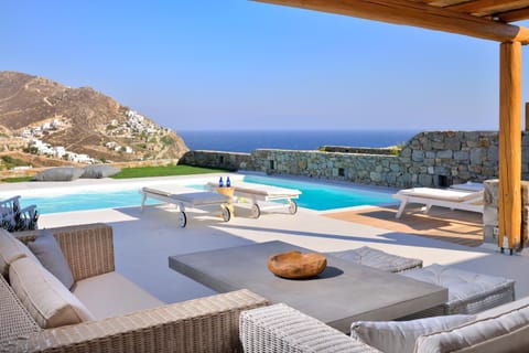 Patio, Day, Summer, Garden, Balcony/Terrace, Decorative detail, On site, Garden view, Mountain view, Pool view, Sea view, Swimming pool