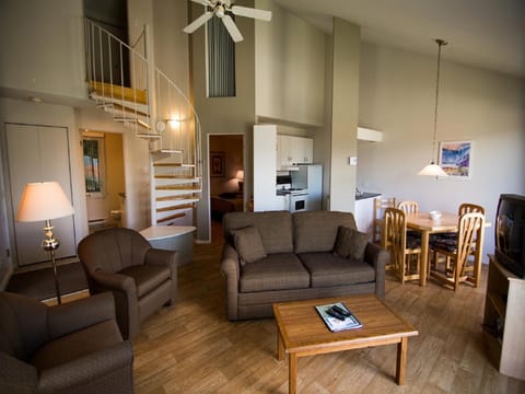 Living room, Dining area