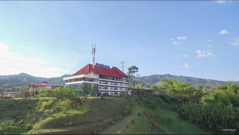 Property building, Day, Natural landscape, Mountain view