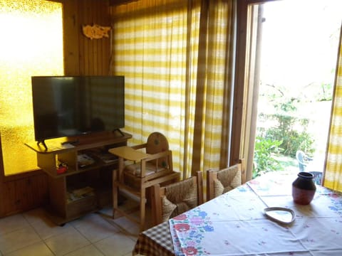 TV and multimedia, Living room, Dining area