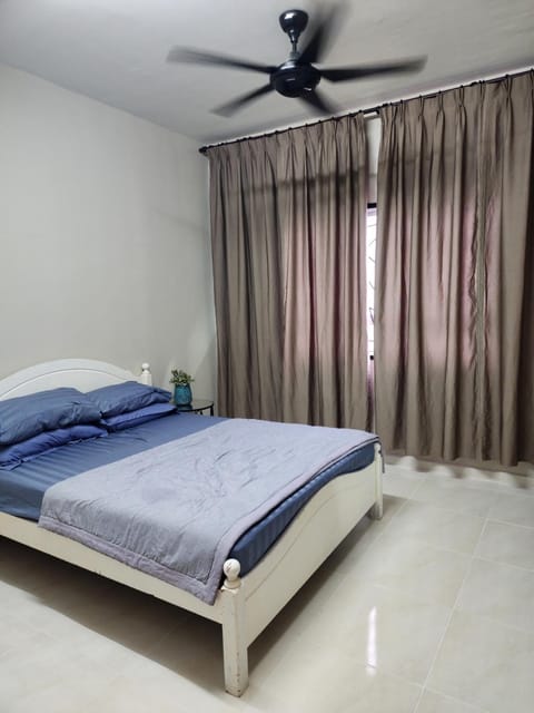 Ndw appartment. Clean house + NEW furniture Apartment in Terengganu, Malaysia