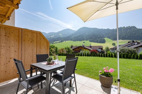 Natural landscape, Balcony/Terrace, Balcony/Terrace, Garden view, Mountain view