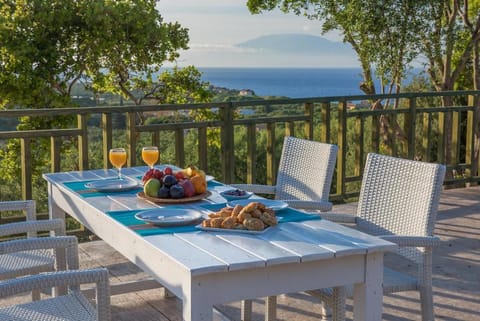 Garden view, Mountain view, Sea view, Breakfast