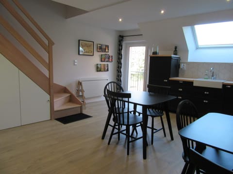 Kitchen or kitchenette, Communal kitchen