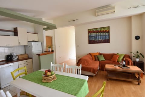 Apartman KLARA 2 Condo in Makarska