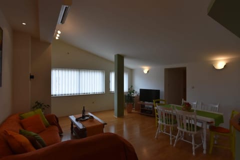 Apartman KLARA 2 Condo in Makarska