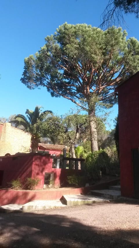 Les Gîtes Les Mayombes House in Roquebrune-sur-Argens