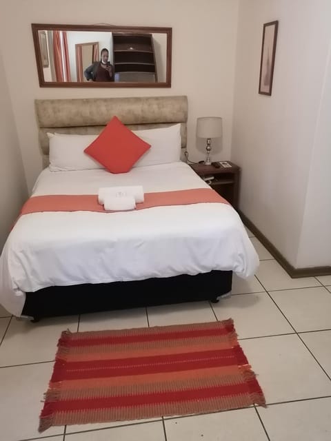 Dove's Nest Guest House Bed and Breakfast in Gauteng