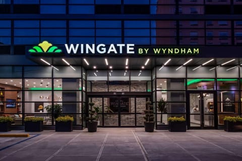 Wingate by Wyndham Long Island City Hotel in Roosevelt Island