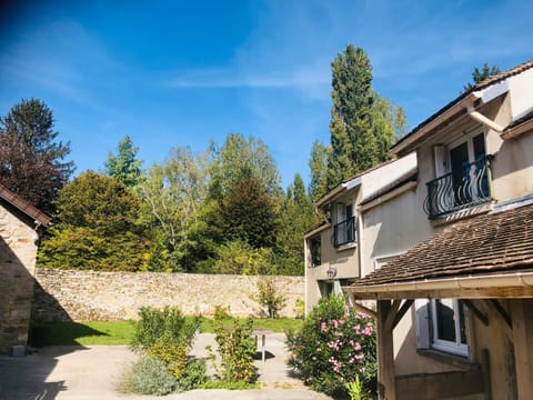 Property building, Garden, Garden view