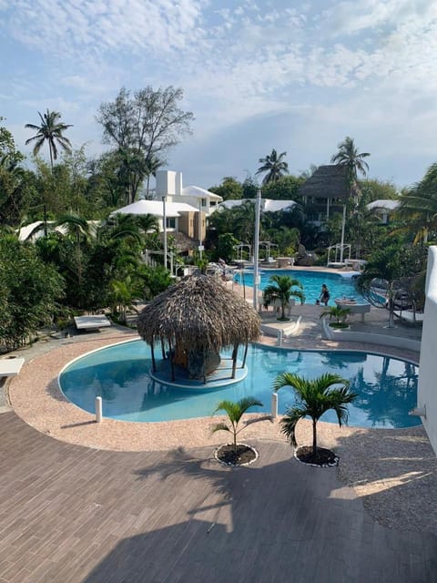 Pool view, Swimming pool