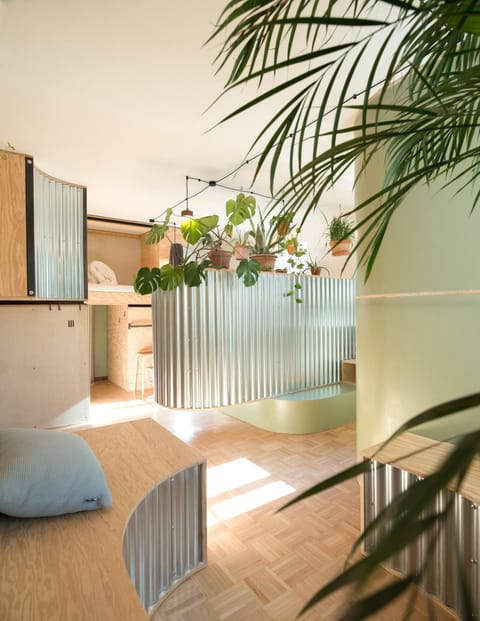 Photo of the whole room, Seating area