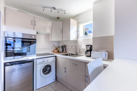 Bathroom, oven, kitchen