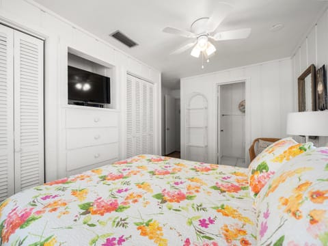 Cozy Cottage, 3 Bedrooms, Sleeps 6, Ocean Front, Pet Friendly, WiFi Haus in Palm Coast