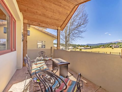 DB Mountain, 2 Bedrooms, Firepit, WiFi, Jetted Tub, Fenced Yard, Sleeps 6 Haus in Ruidoso