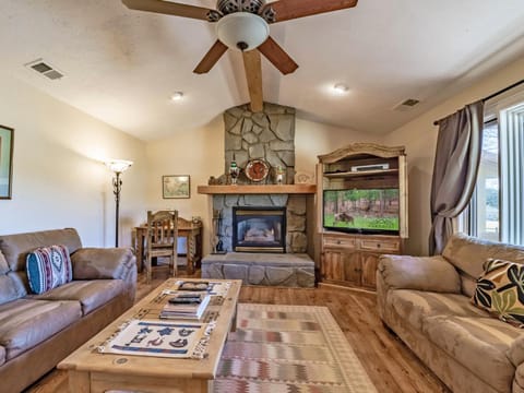 DB Mountain, 2 Bedrooms, Firepit, WiFi, Jetted Tub, Fenced Yard, Sleeps 6 Haus in Ruidoso