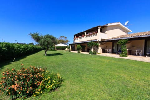 Facade/entrance, Garden