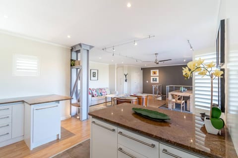 Trendy Get-Away On The Canals Condo in Knysna