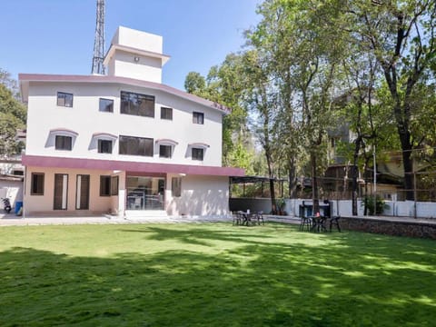 Facade/entrance, Garden view