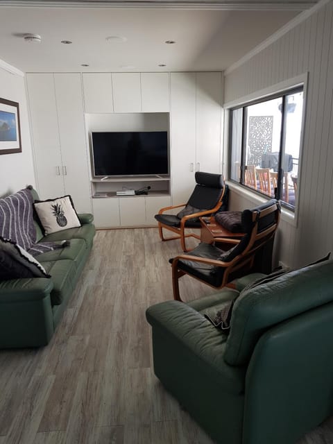 Waterfront Location - 2 Bed Apartment in Corlette, Port Stephens - Sleeps 4 Eigentumswohnung in Corlette