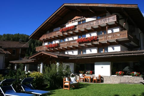 Property building, Day