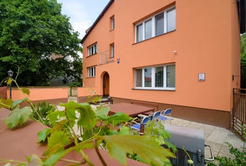 Property building, Day, Garden, Garden view