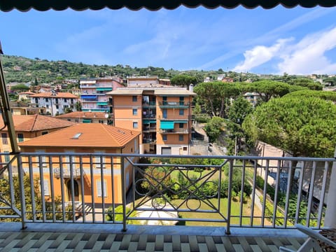 Day, View (from property/room), Balcony/Terrace, City view