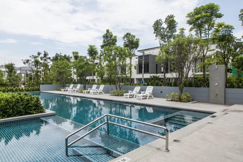 Pool view, Swimming pool