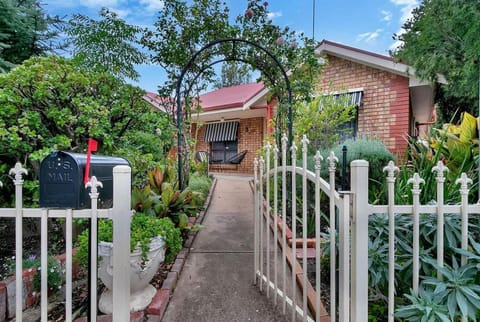 Property building, Facade/entrance, Street view