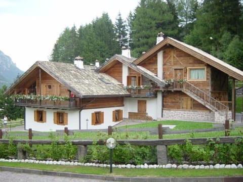 Chalet La Stua Condo in Cavalese