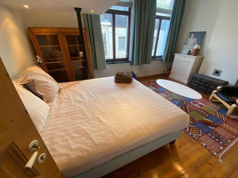 Artist's Loft & Garden Bed and Breakfast in Ghent