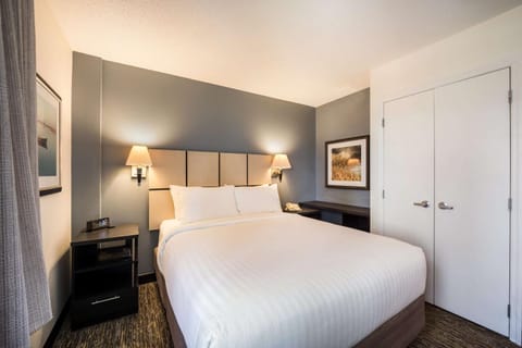 Sonesta Simply Suites Salt Lake City Airport Hotel in Salt Lake City
