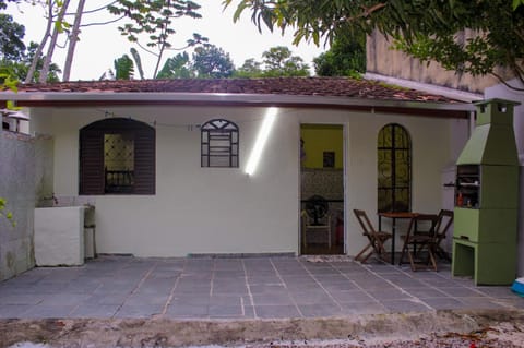 Edicula Lugar Tranquilo House in Caraguatatuba