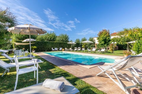 Day, Garden, Pool view, Swimming pool, sunbed