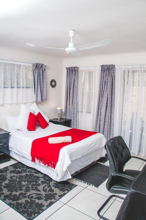Ferndale Lodge Bed and Breakfast in Sandton