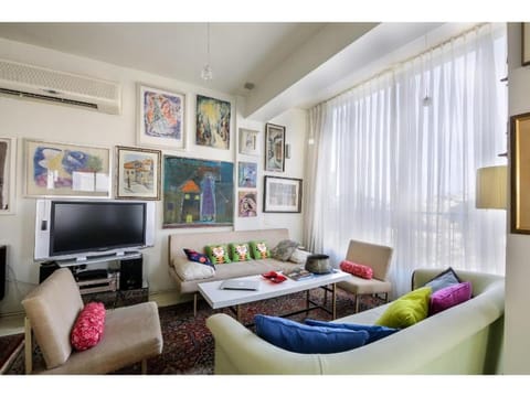 Trumpeldor - 2 Bed Apartment of Art! Apartment in Tel Aviv-Yafo