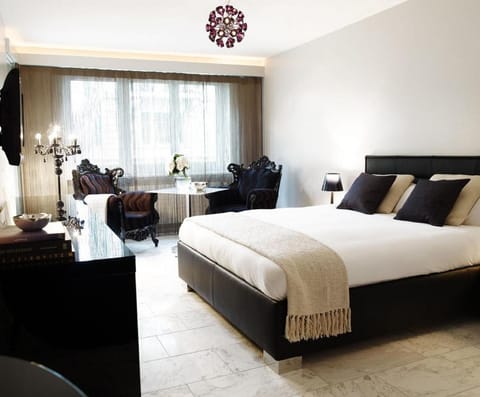 Bed, Photo of the whole room