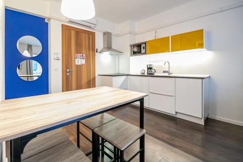 Kitchen or kitchenette, Seating area